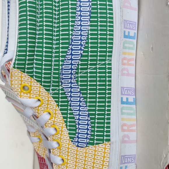 BRAND NEW VANS PRIDE SK8- MID UNISEX SNEAKERS - Picture 9 of 16